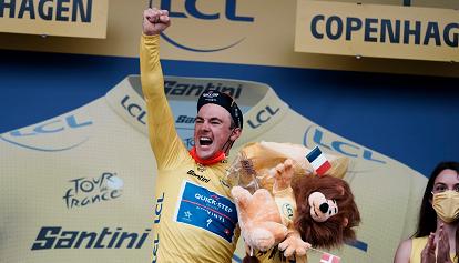 Il belga Lampaert veste la prima maglia gialla del Tour de France 2022. Quarto Filippo Ganna 