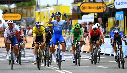 Groenewegen ha vinto la terza tappa del Tour. Van Aert ancora maglia gialla