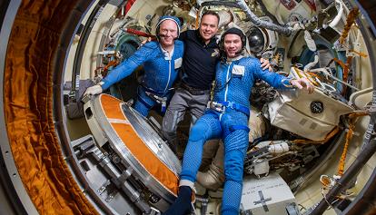 Gli astronauti russi a bordo della Iss festeggiano la conquista della regione del Lugansk 