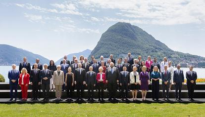 Oltre 40 paesi hanno firmato a Lugano impegno per la ricostruzione ucraina