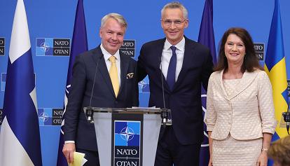 Oggi la firma per l'adesione di Svezia e Finlandia alla Nato. Stoltenberg: "Così più forti e sicuri"