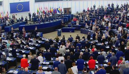 Parlamento europeo approva "pacchetto digitale": tutele ai cittadini, "paletti" alle big tech
