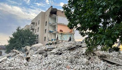 Missili russi su edifici a Chasiv Yar: 15 morti, 23 sotto le macerie 