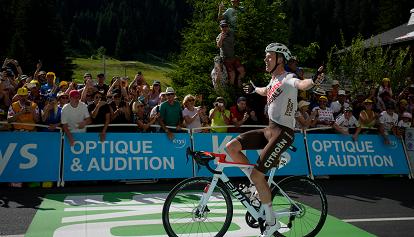 Tour de France: vittoria per il lussemburghese Bob Jungels nella nona tappa
