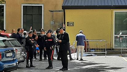 Milano, un uomo cade all'interno del Palazzo di giustizia e muore