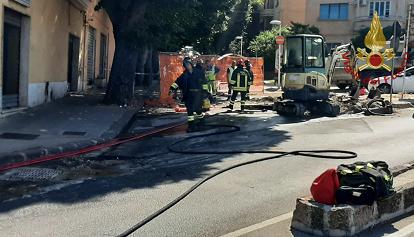 Fuga di Gas nel centro di Sassari: vigili del fuoco al lavoro tutta la notte in viale Umberto