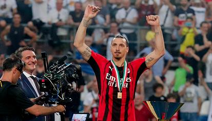 Calcio, Ibrahimovic resta al Milan per un'altra stagione