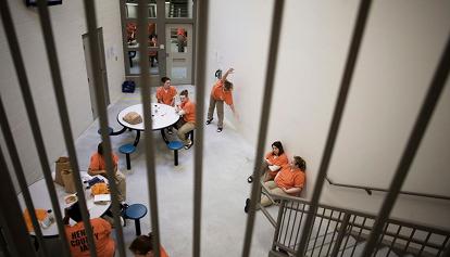 Usa: abusi su detenute, il Senato convoca l'ex direttore delle carceri Carvajal