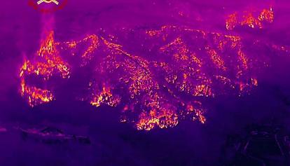 Incendi in tutta Italia: brucia il Carso, 860 ettari in fumo in Versilia