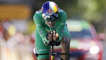 Van Aert vince l'ultima crono del Tour. Vingegaard arriva a Parigi in maglia gialla