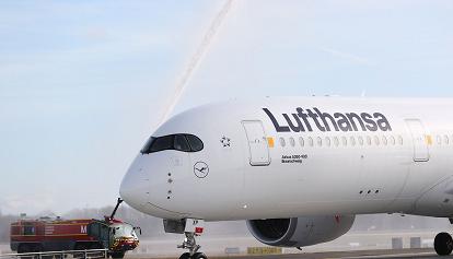 Lufthansa: 1.000 voli cancellati per sciopero del personale. Traffico aereo in tilt in Germania