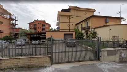 Tragedia a Roma: 14enne tocca il cancello condominiale e muore folgorato