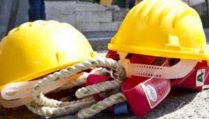 Incidente sul lavoro: morto un operaio nel cantiere del terremoto. E' precipitato da un costone