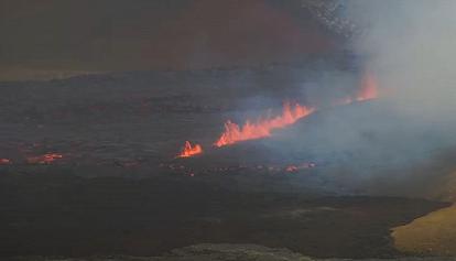 Una nuova eruzione vulcanica in Islanda: le immagini in diretta
