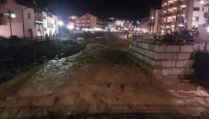 Forti piogge, esondazioni e smottamenti in Val di Fassa, oltre 100 evacuati