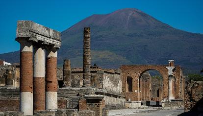 Armadi e bauli: a Pompei ecco la casa del ceto medio