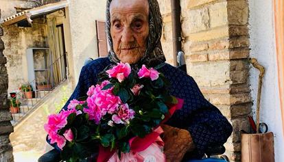 Grande festa a Colle di Melezzole per i la "nonnina" dell'Umbria