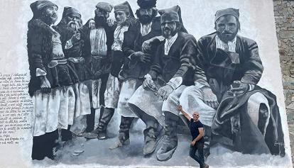 La prima cartolina della Sardegna è il nuovo murale a Urzulei