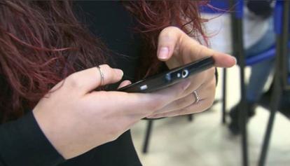 Il 14% dei ragazzi lombardi vittima di cyberbullismo, ma usano lo smartphone meno della media