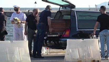Padre e figlia morti in mare: l'autopsia conferma la morte per annegamento 