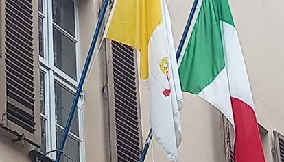 Ad Asti sventola la bandiera del Vaticano, attese 30mila persone per la visita del Papa