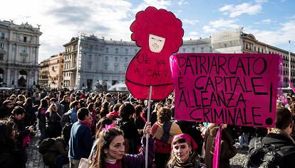 Manifestazione a Roma contro la violenza maschile sulle donne