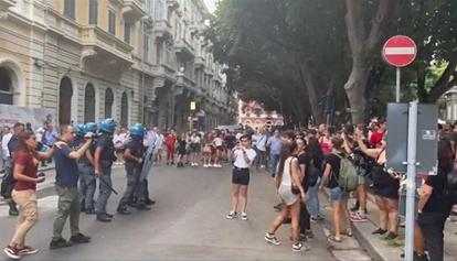 Meloni contestata a Cagliari, immagini al vaglio della Digos