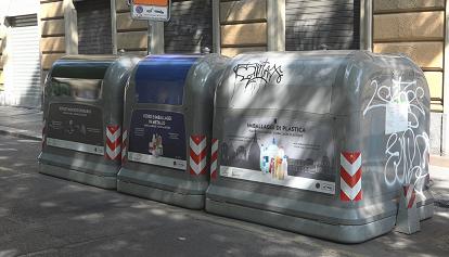 Rifiuti, le ecoisole smart arrivano a Barriera di Milano. Per le ciclabili due spazzatrici