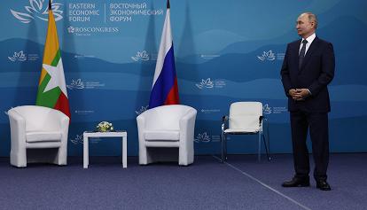 Putin: "Le sanzioni occidentali sono una minaccia". "Stop gas e petrolio se impongono il price cap"