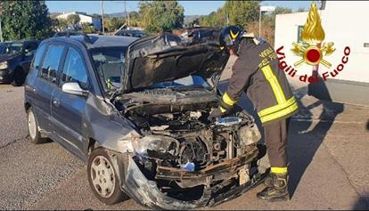 Frontale auto-furgone, 5 feriti alle porte di Arzachena