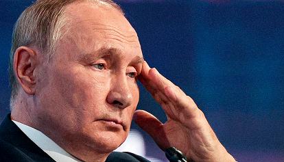 Putin parla alla nazione, anzi no. Il giallo del rinvio: ombre di grandi manovre nel cuore di Mosca