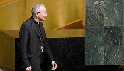 Il segretario di Stato vaticano: "Fine all'ipocrisia delle armi, evitare la guerra e non prepararla"