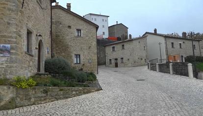 Clamoroso: Castel Del Giudice si aggiudica i 20 milioni di euro del bando borghi del PNRR