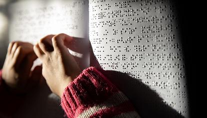 World Braille Day, oggi è la giornata mondiale dedicata al sistema di scrittura dei non vedenti