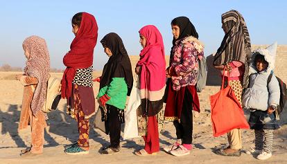 Afghanistan, l'indagine di Save the Children: costretto a lavorare più di 1 bimbo su 3