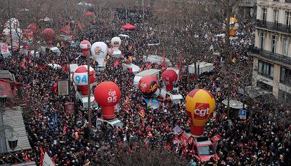 La Francia in sciopero contro la riforma delle pensioni. Sindacati: due  milioni di persone in piazza