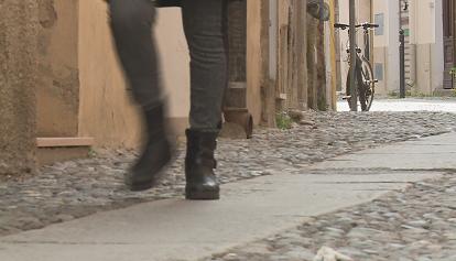 Cerca di violentare una giovane in strada a Sassari, arrestato