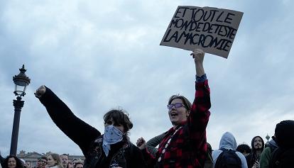 La riforma delle pensioni in Francia, la protesta non si ferma: nuove manifestazioni a Parigi