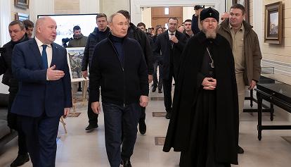 Putin visita a sorpresa la Crimea nel nono anniversario della sua annessione alla Russia