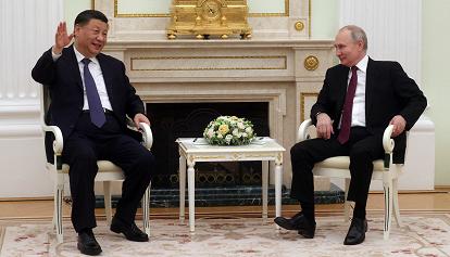"Abbiamo gli stessi obiettivi", l'incontro Putin-Xi è una sfida all'Occidente