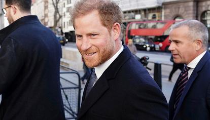 Il principe Harry a Londra a sorpresa per la causa contro il Daily Mail