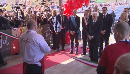 Il Presidente Mattarella a Monza inaugura 'PizzAut', il ristorante gestito da ragazzi autistici 