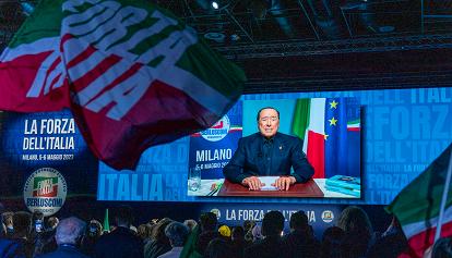 Il ritorno in video di Silvio Berlusconi: "Un'Europa unita per sfidare l'imperialismo cinese"