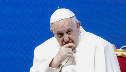 El Papa tiene fiebre, las audiencias canceladas.  El secretario de Estado: estaba cansado, intensa jornada de ayer