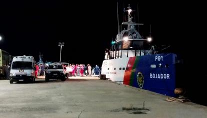 Migranti, in 151 sbarcano a Crotone: tra loro 34 minori. Arrivi anche a Lampedusa 