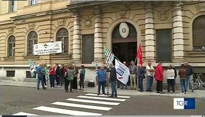 Gorizia, protesta davanti al tribunale contro la carenza di organici 