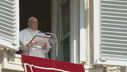 Il Papa all'Angelus: "Garantire gli aiuti umanitari a Gaza, cessate il fuoco"