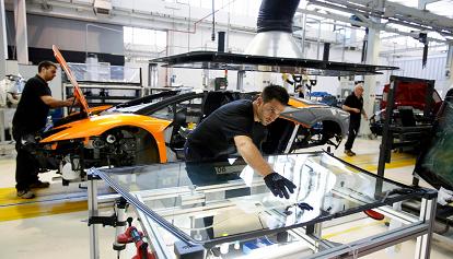 Dopo Luxottica anche Lamborghini introduce la settimana corta, firmato un accordo sindacale storico