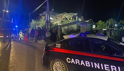 Crolla una palazzina a Terracina, cinque feriti 