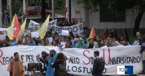Protesta degli universitari per il diritto allo studio. Corteo a Palermo - TGR – Rai